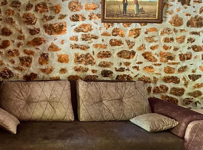 Old House Apartment *